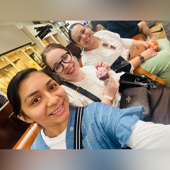 ✌🏼🫶🏼✨ - Picture 11 of 13